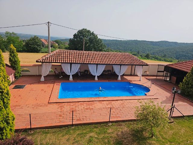 Starački dom Holiday House