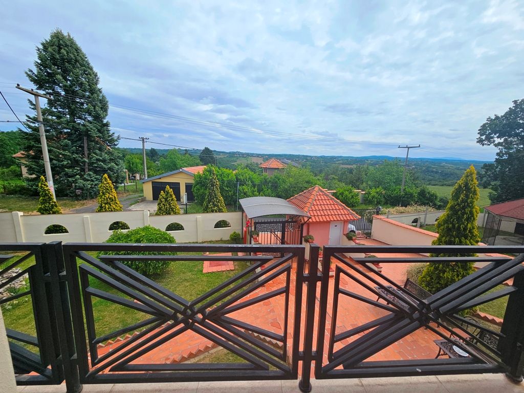 Holiday House dom za stare spolja
