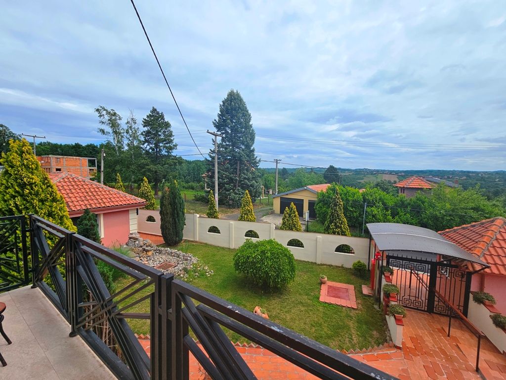 Holiday House dom za stare spolja